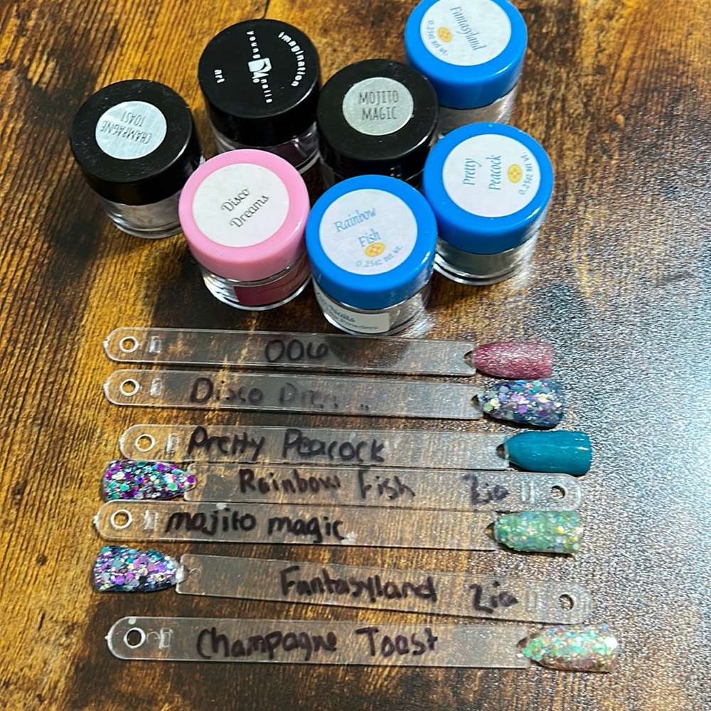 7 used nail dips